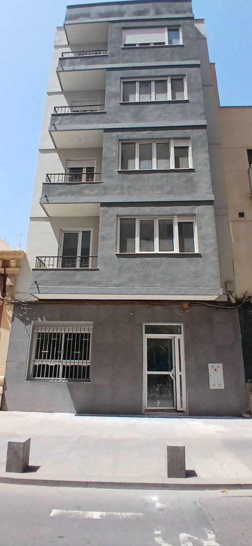 Vista exterior de Piso de alquiler en  Almería Capital con Aire acondicionado, Amueblado y Horno