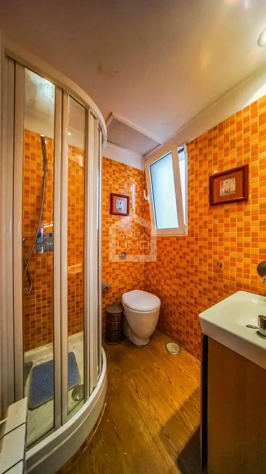 Baño de Piso en venta en Madrid con Calefacción y Parquet