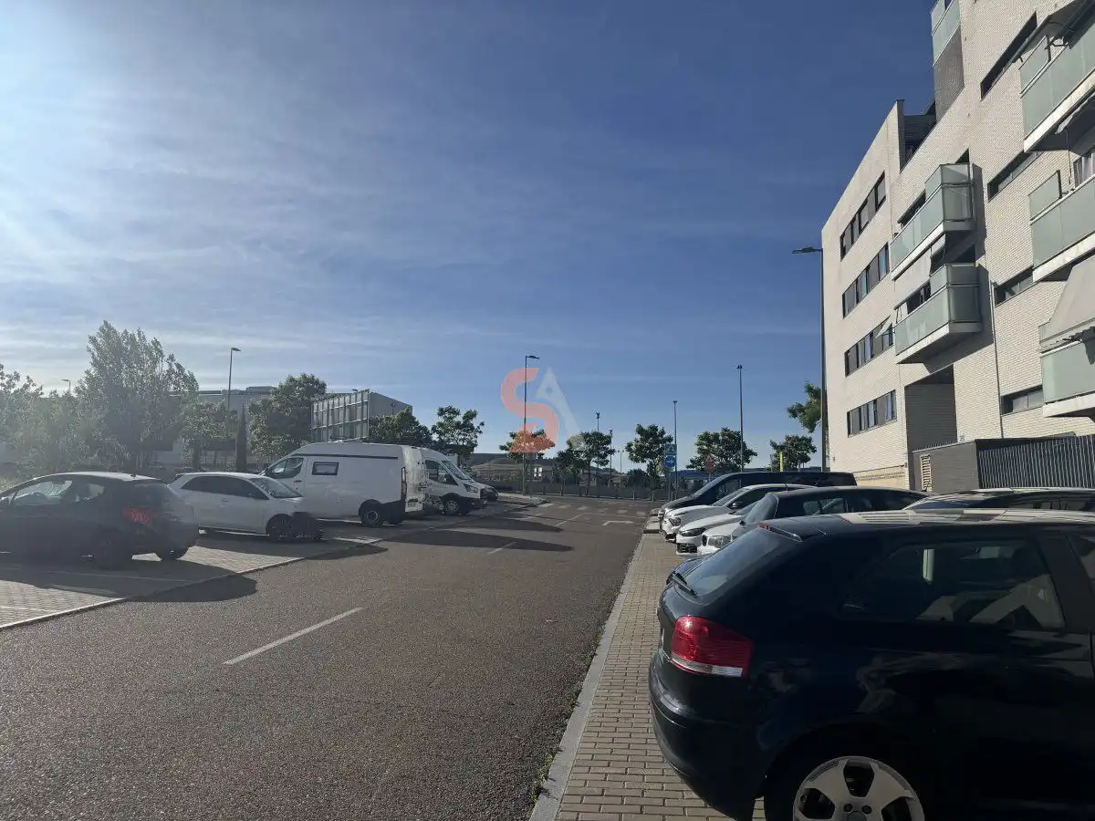 Parking de Piso de alquiler en Arroyo de la Encomienda con Aire acondicionado, Calefacción y Terraza