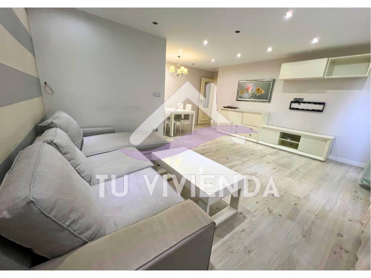 Living room of Apartment for sale in Valladolid Capital  with Heating, Parquet flooring and Furnished
