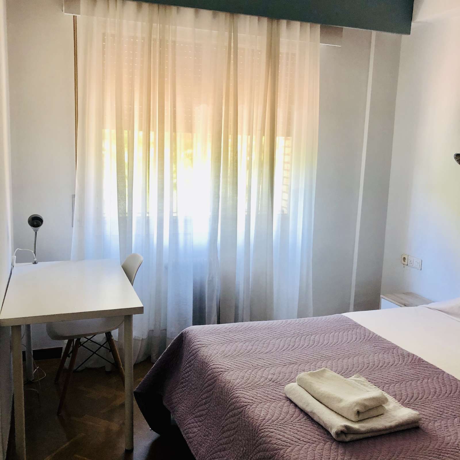 Bedroom of Flat to share in  Sevilla Capital  with Air Conditioner and Terrace