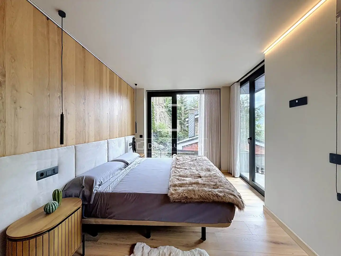 Dormitori de Casa o xalet en venda en Madrid amb Calefacció, Jardí privat i Parquet