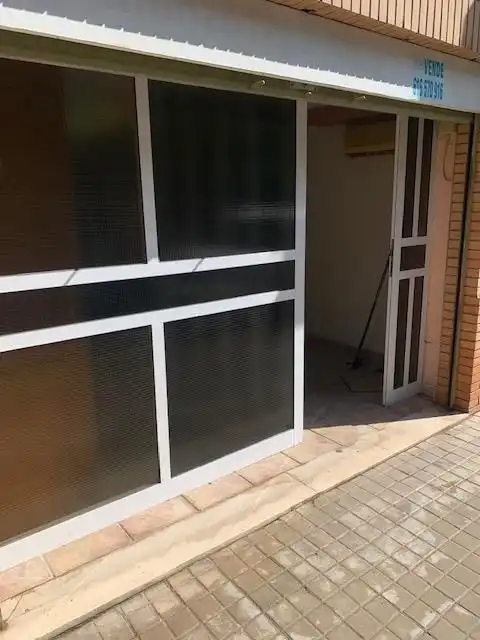 Vista exterior de Oficina en venda en Sueca