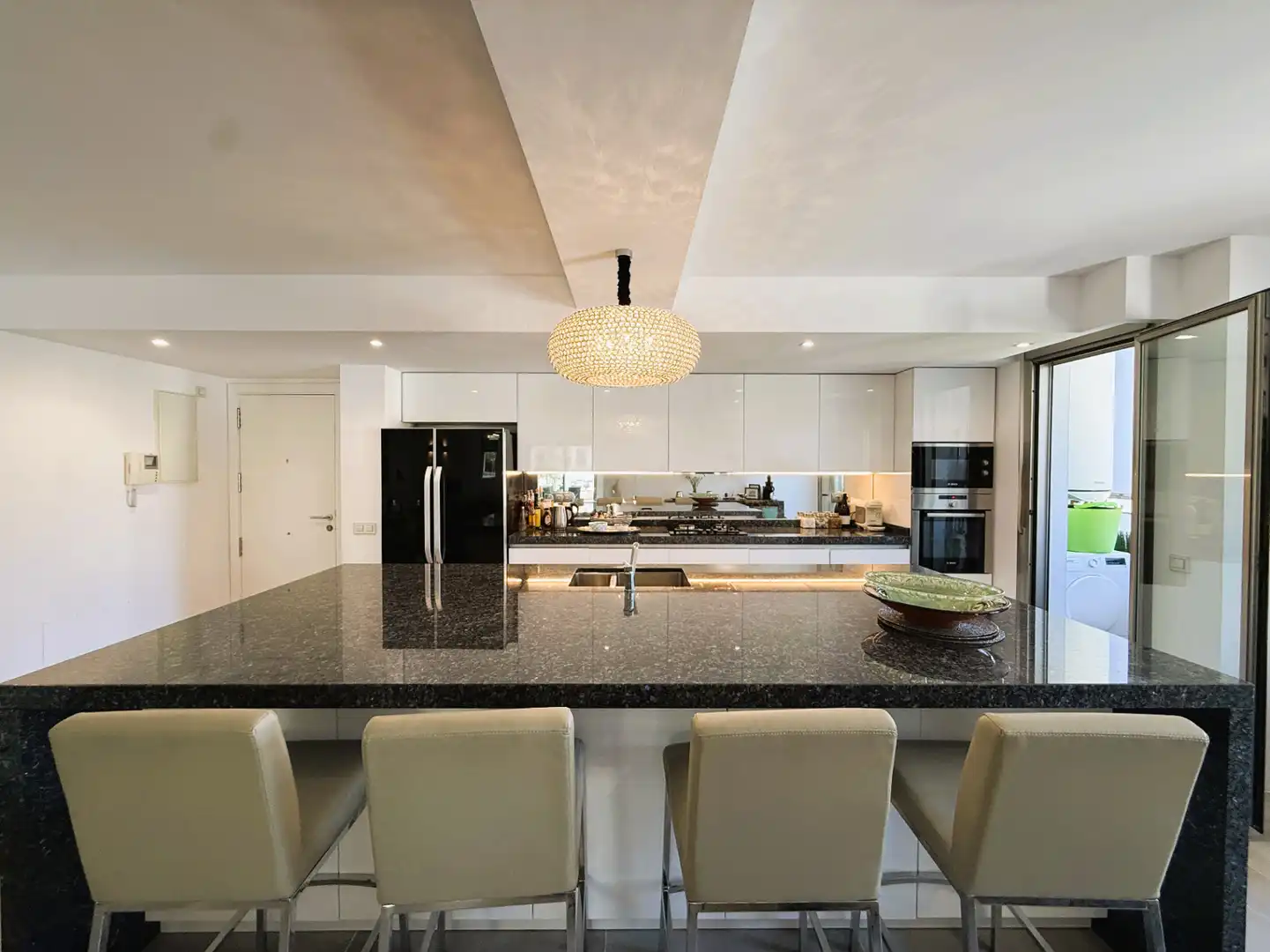 Cuina de Apartament en venda en Eivissa amb Aire condicionat, Terrassa i Piscina