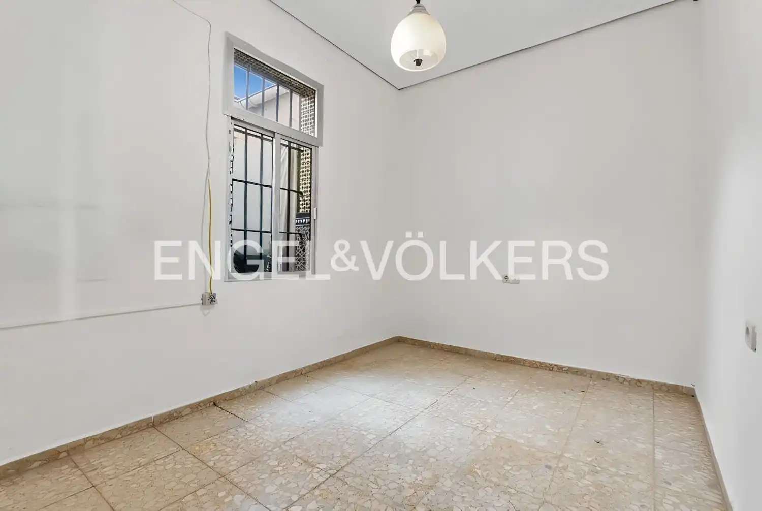 Flat for sale in Sevilla  with Heating