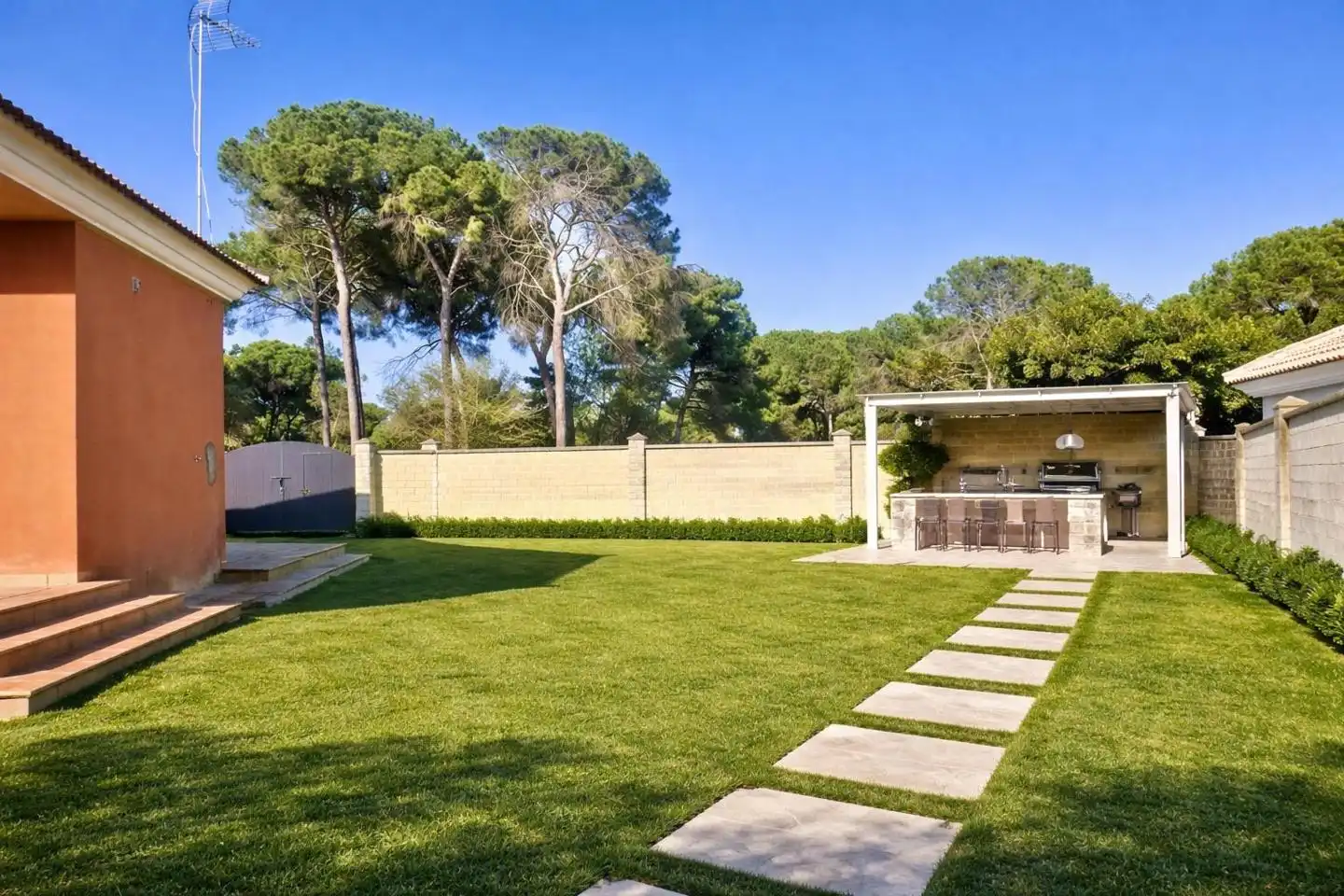 Jardí de Casa o xalet en venda en Hinojos amb Jardí privat i Moblat