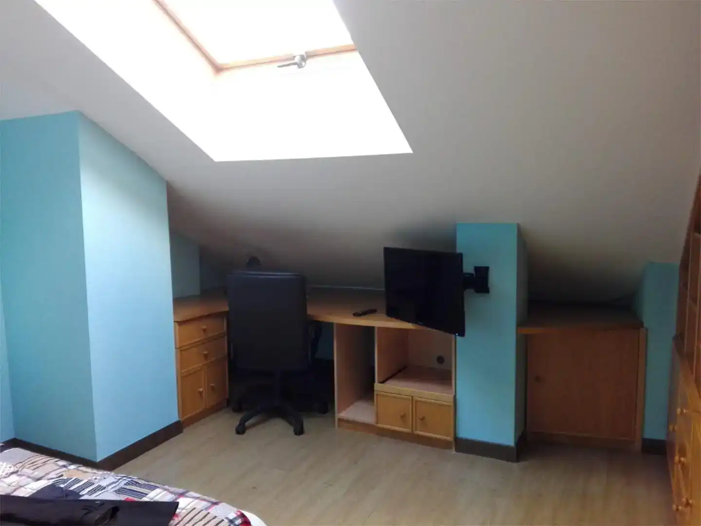 Schlafzimmer von Wohnung zur Miete in Torrelavega  mit Balkon