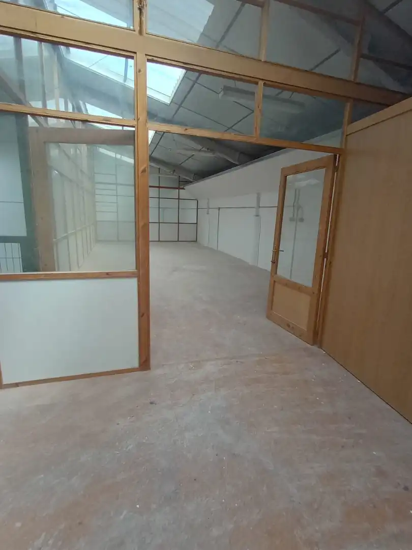 Fabrikhallen zur Miete in Polígono Roces Industrial, Porceyo