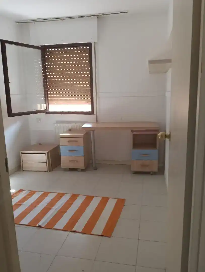 Habitación de Casa adosada en venta en Madrid con Jardín privado y Amueblado