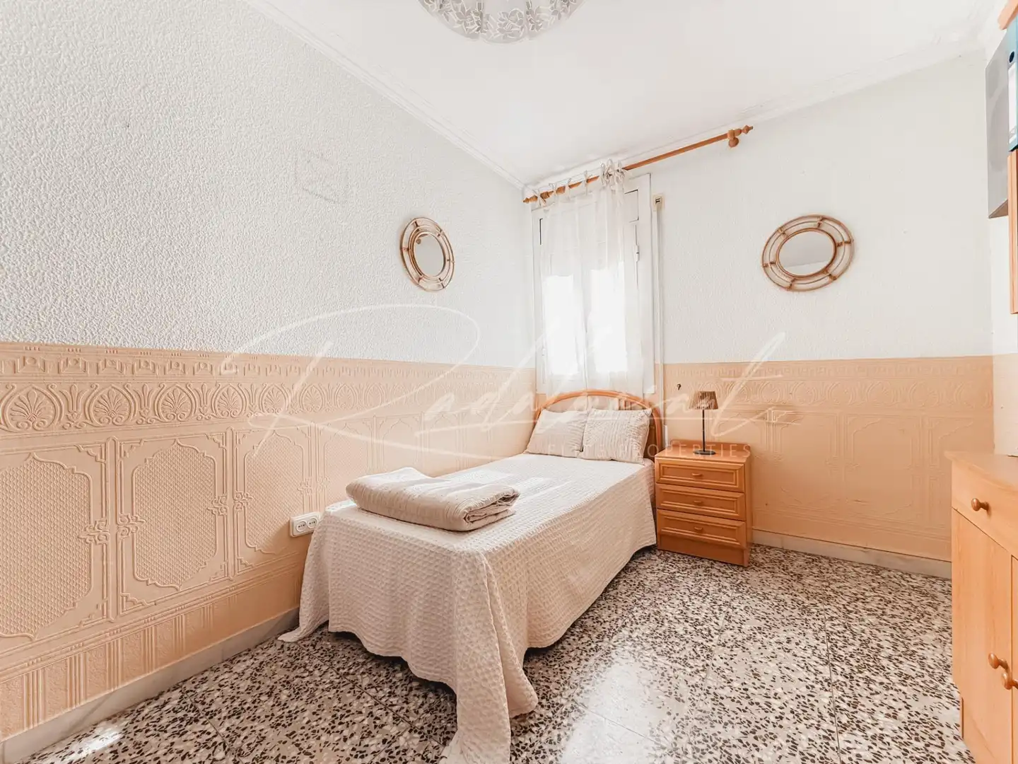 Bedroom of Flat for sale in Centre