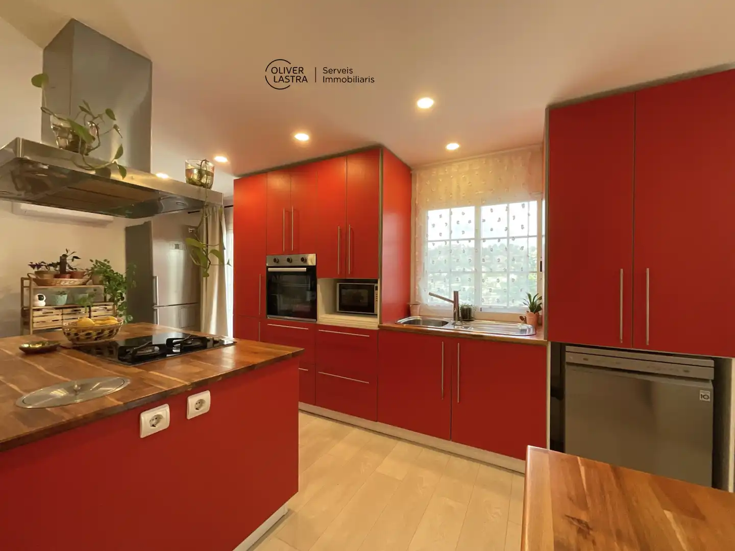 Cocina de Casa o chalet en venta en Corbera de Llobregat con Aire acondicionado, Jardín privado y Parquet