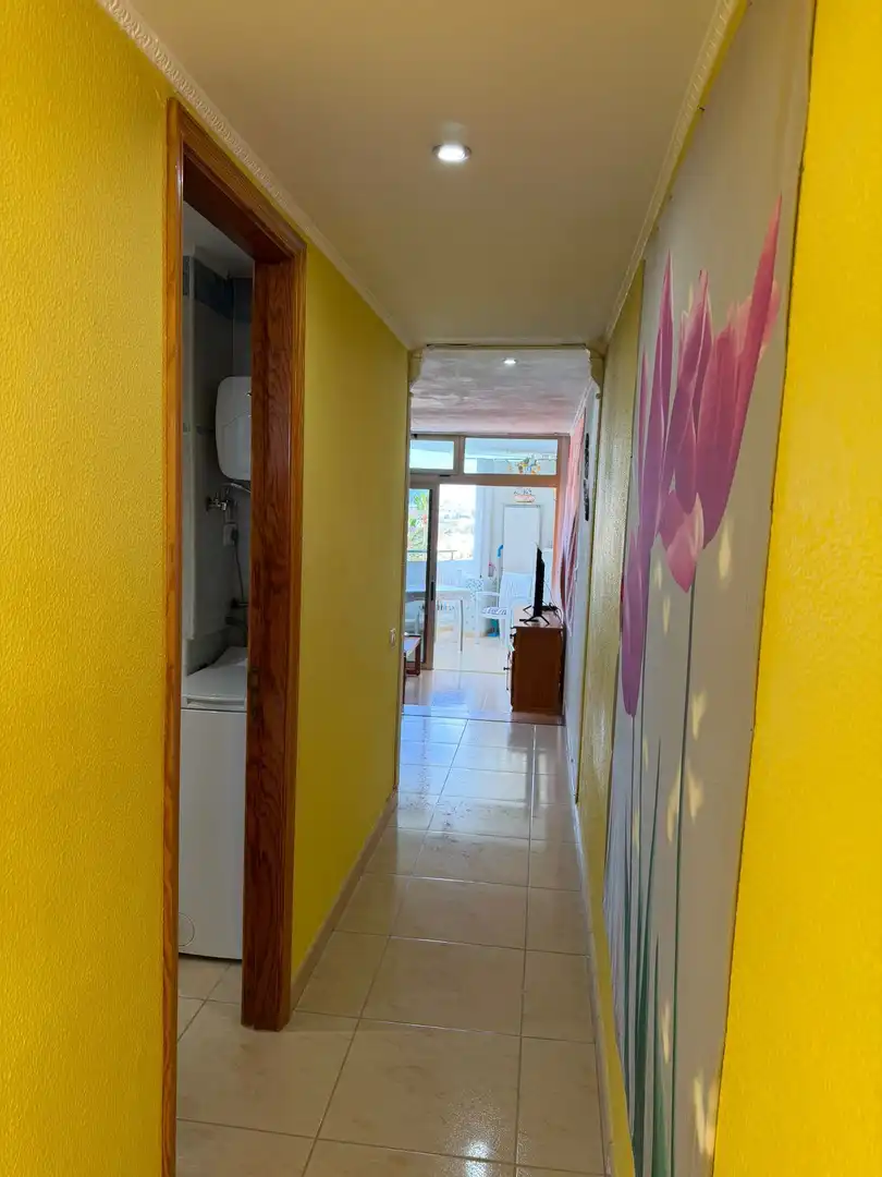 Apartamento en venta en San Bartolomé de Tirajana con Amueblado y Piscina comunitaria