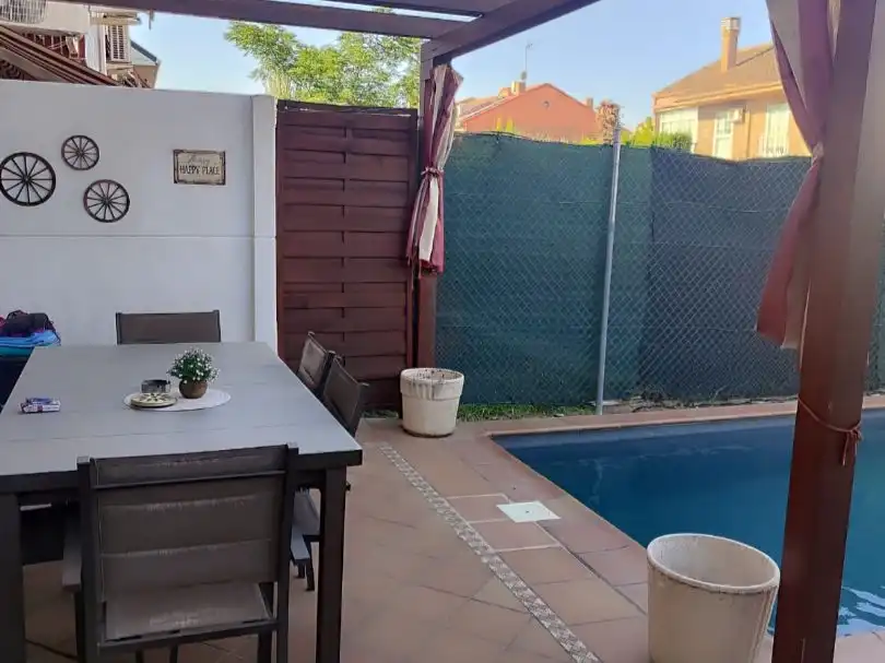 Terraza de Casa o chalet en venta en San Fernando de Henares con Aire acondicionado, Calefacción y Jardín privado