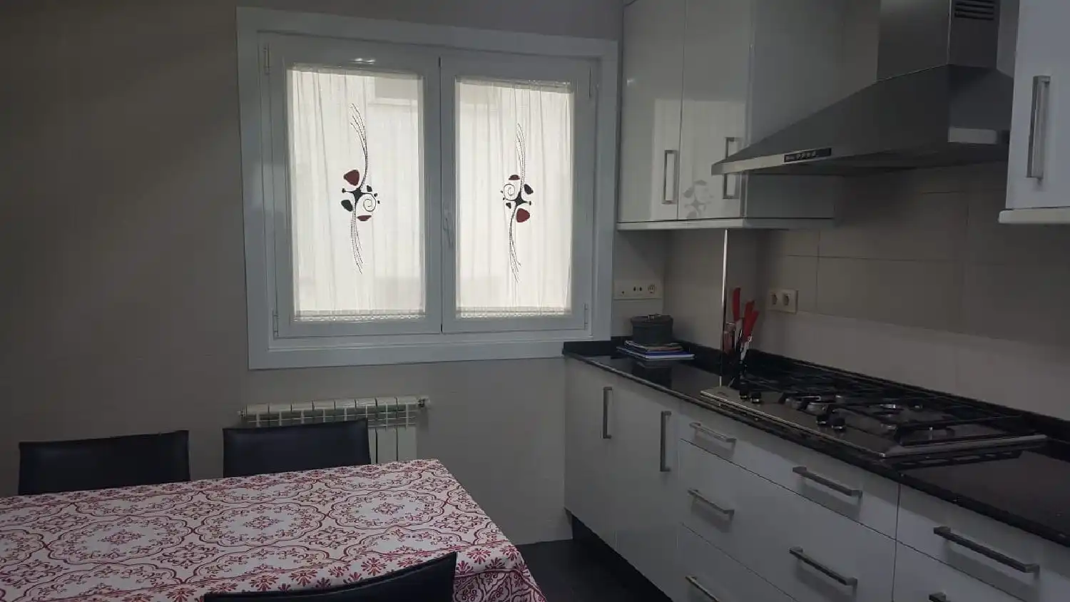 Cocina de Piso de alquiler en A Coruña Capital  con Calefacción, Terraza y Amueblado