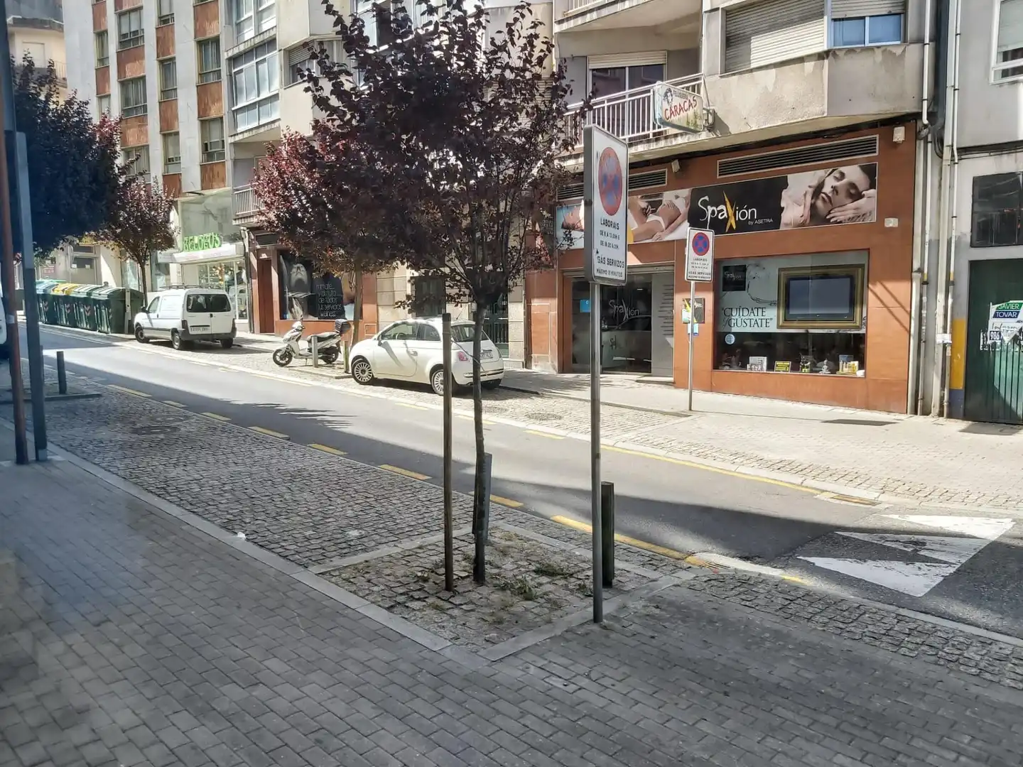 Vista exterior de Local en venda en Pontevedra Capital 