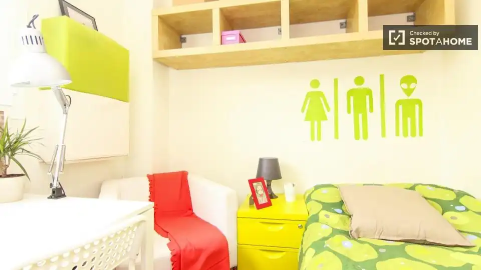 Habitación de Piso de alquiler en Valencia con Aire acondicionado, Calefacción y Amueblado