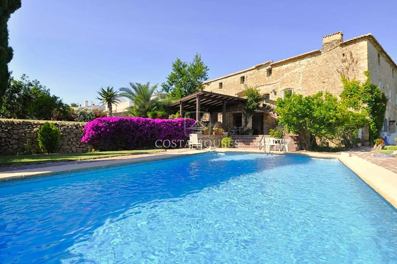 Vista exterior de Casa o xalet en venda en Dénia amb Calefacció, Jardí privat i Terrassa
