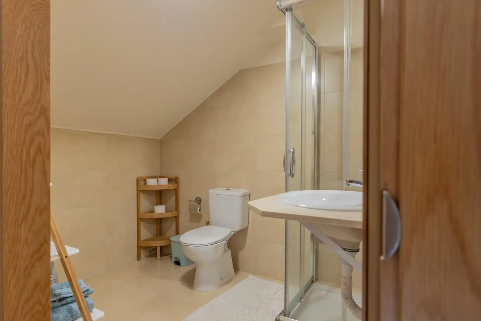 Baño de Casa adosada en venta en Moaña con Calefacción, Terraza y Amueblado