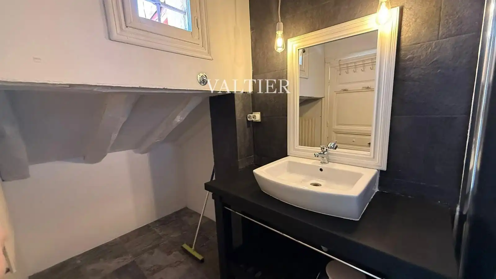 Baño de Dúplex de alquiler en Madrid con Aire acondicionado y Terraza