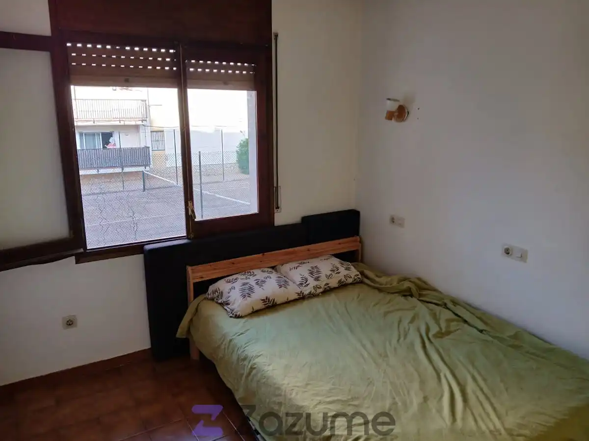Dormitori de Pis de lloguer en L'Escala amb Calefacció, Terrassa i Moblat