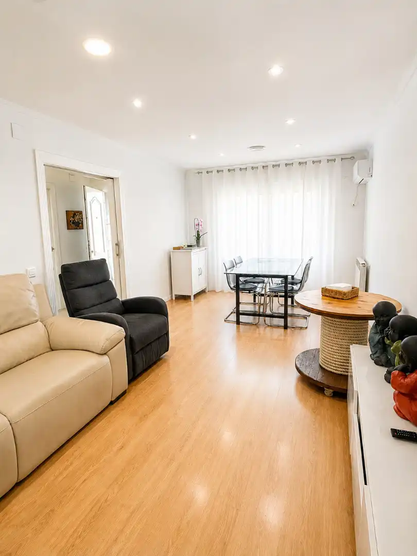 Sala de estar de Casa adosada en venta en Alcantarilla con Aire acondicionado, Calefacción y Parquet