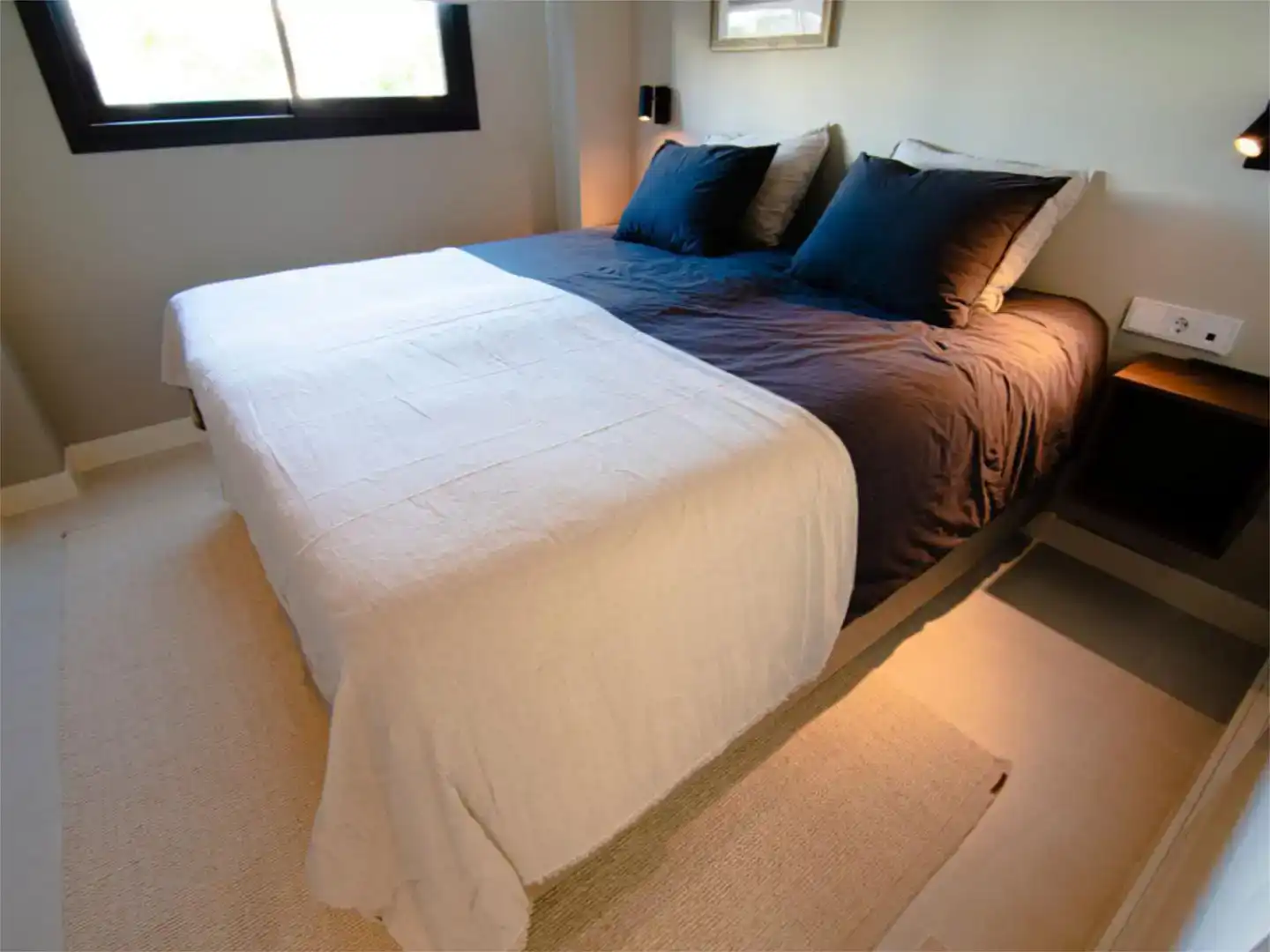Dormitori de Apartament en venda en Fuengirola amb Aire condicionat, Piscina i Balcó