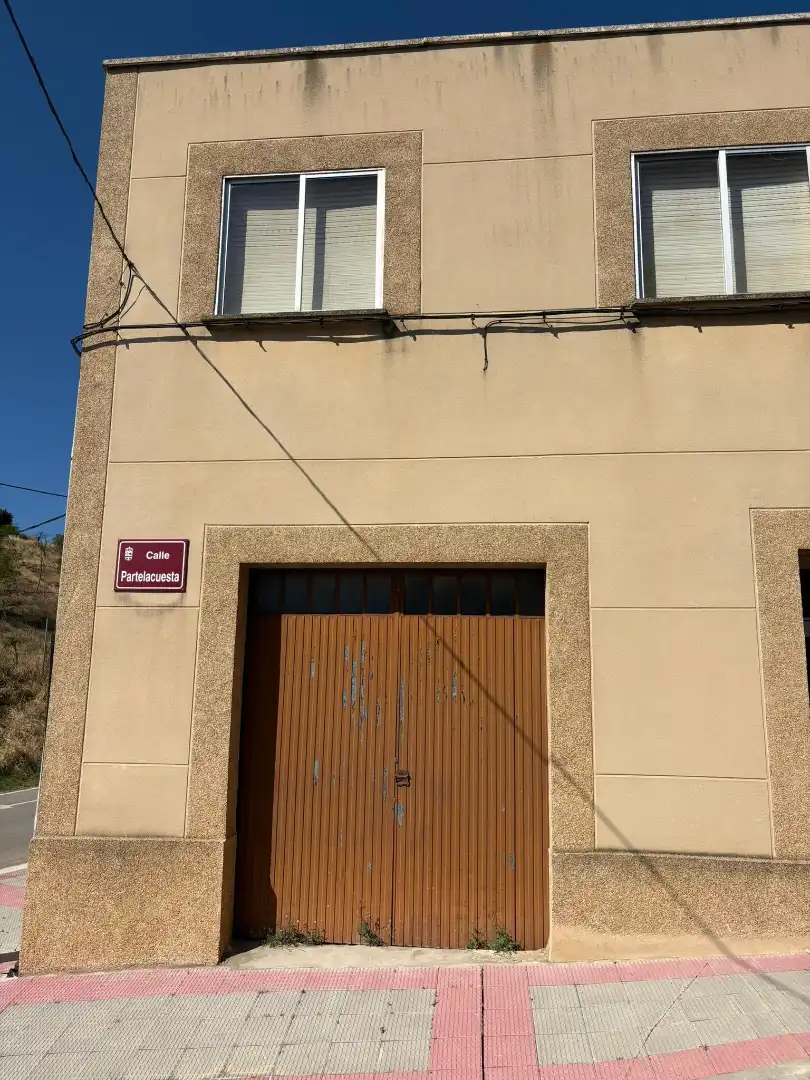 Vista exterior de Casa o xalet en venda en Villamediana de Iregua amb Moblat