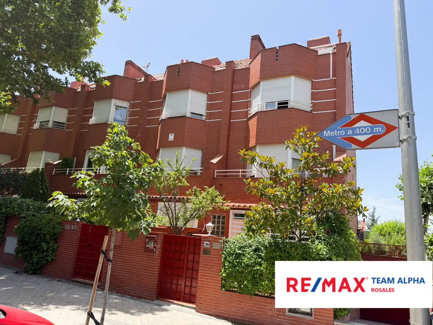 Vista exterior de Casa o chalet en venta en Madrid con Aire acondicionado, Calefacción y Jardín privado