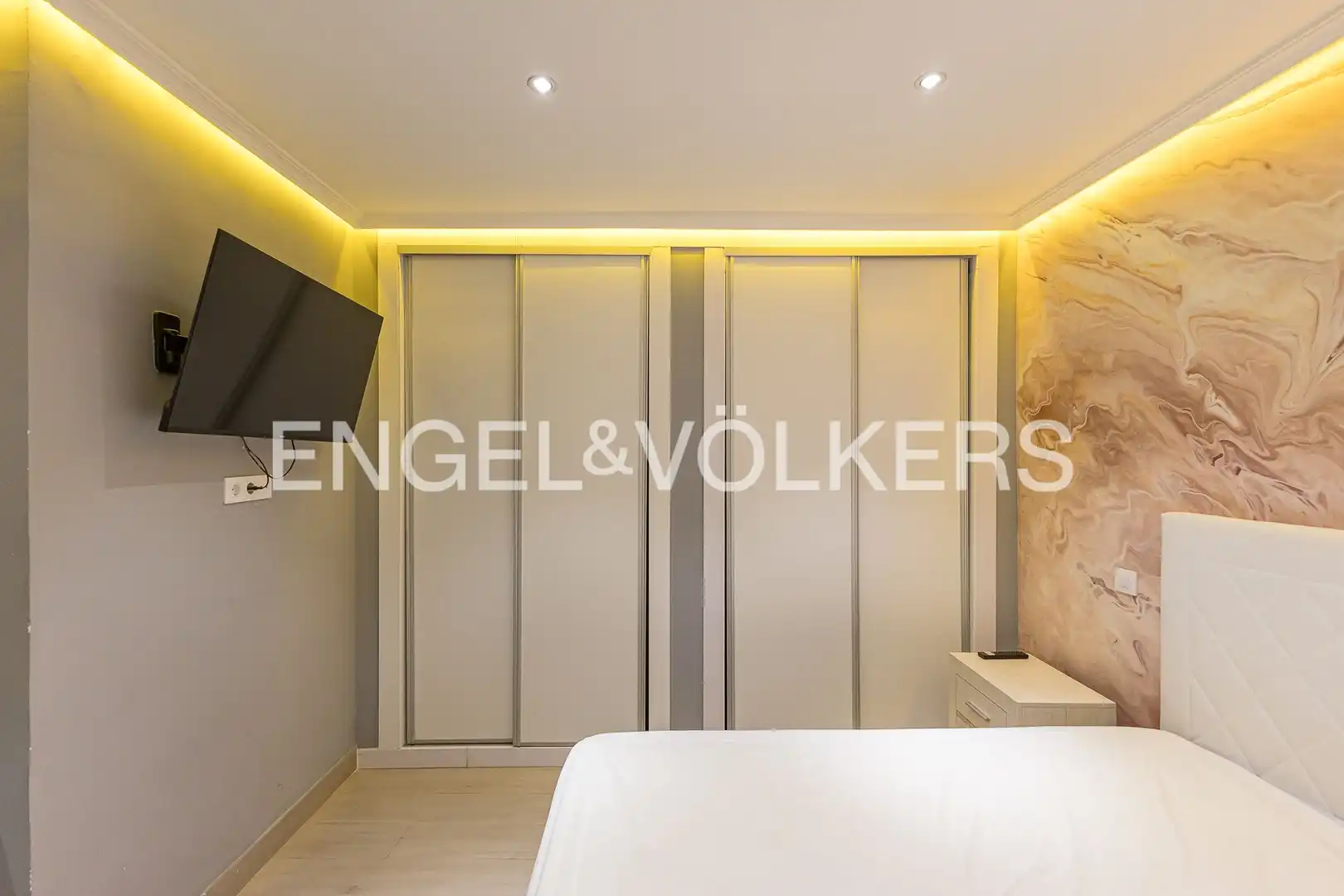 Bedroom of Flat for sale in Madrid  with Air Conditioner, Heating and Parquet flooring