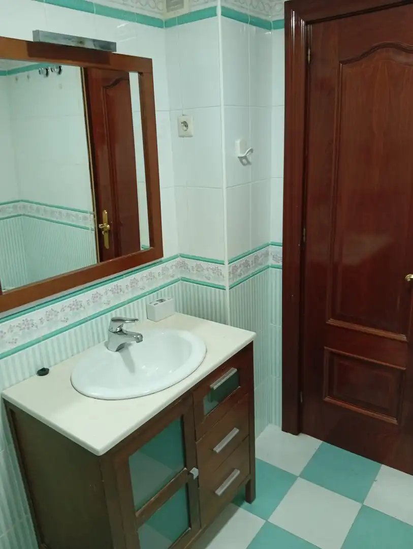 Bathroom of Flat for sale in Málaga  with Air Conditioner and Terrace