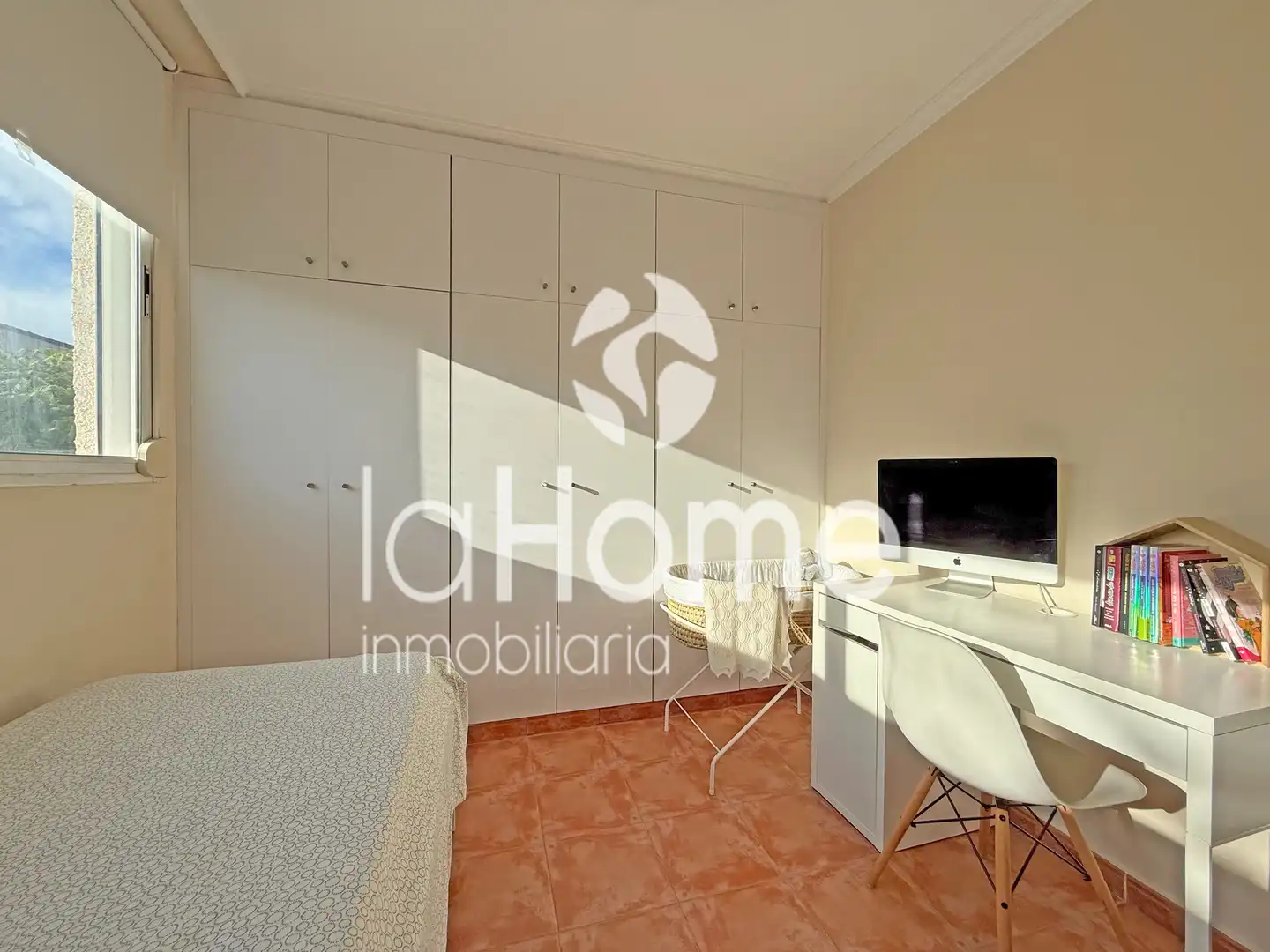 Habitación de Casa adosada en venta en Bétera con Calefacción, Terraza y Horno