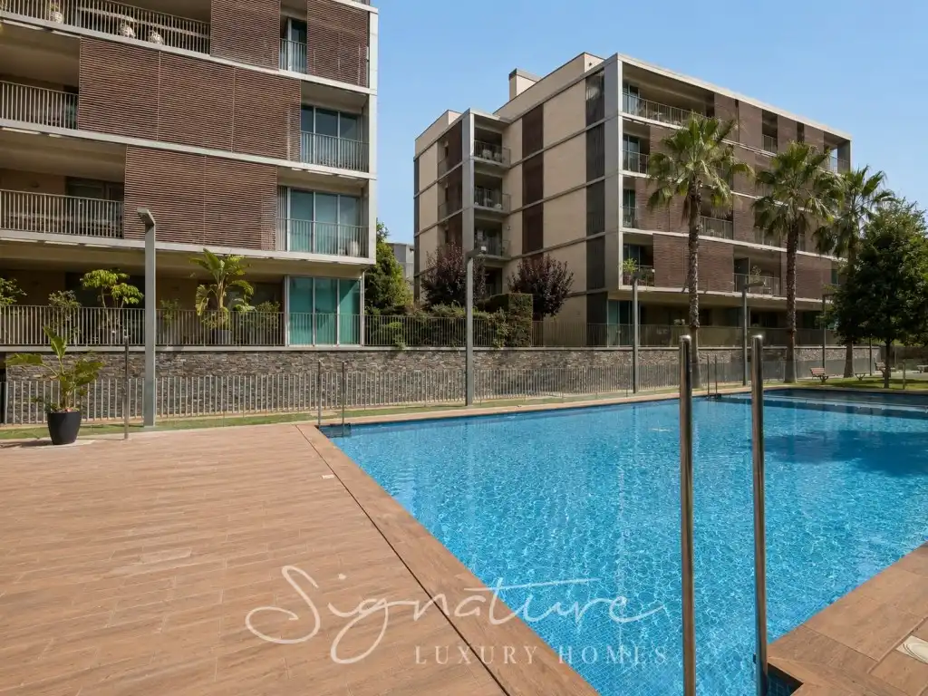 Piscina de Pis en venda en Sant Cugat del Vallès amb Aire condicionat, Terrassa i Piscina