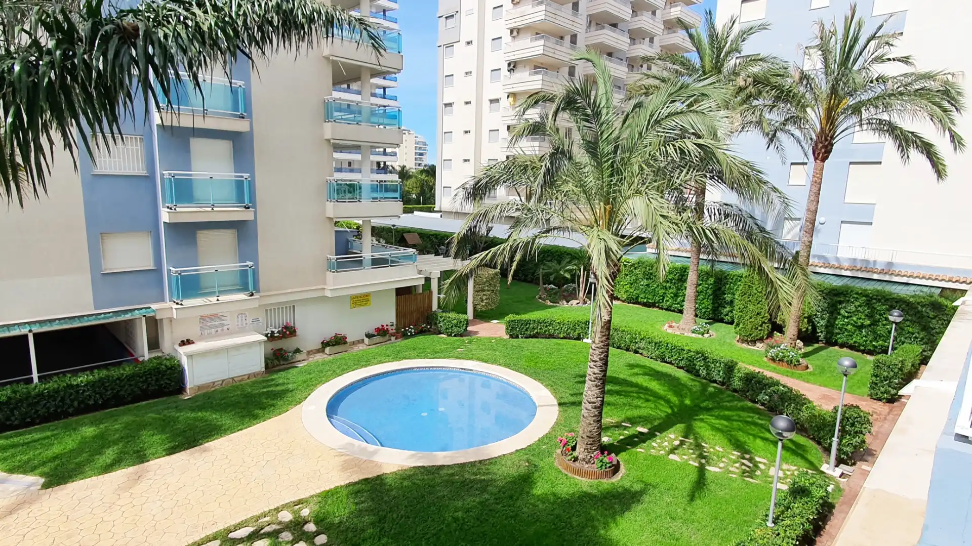 Piscina de Apartament de lloguer en Gandia amb Aire condicionat, Calefacció i Terrassa