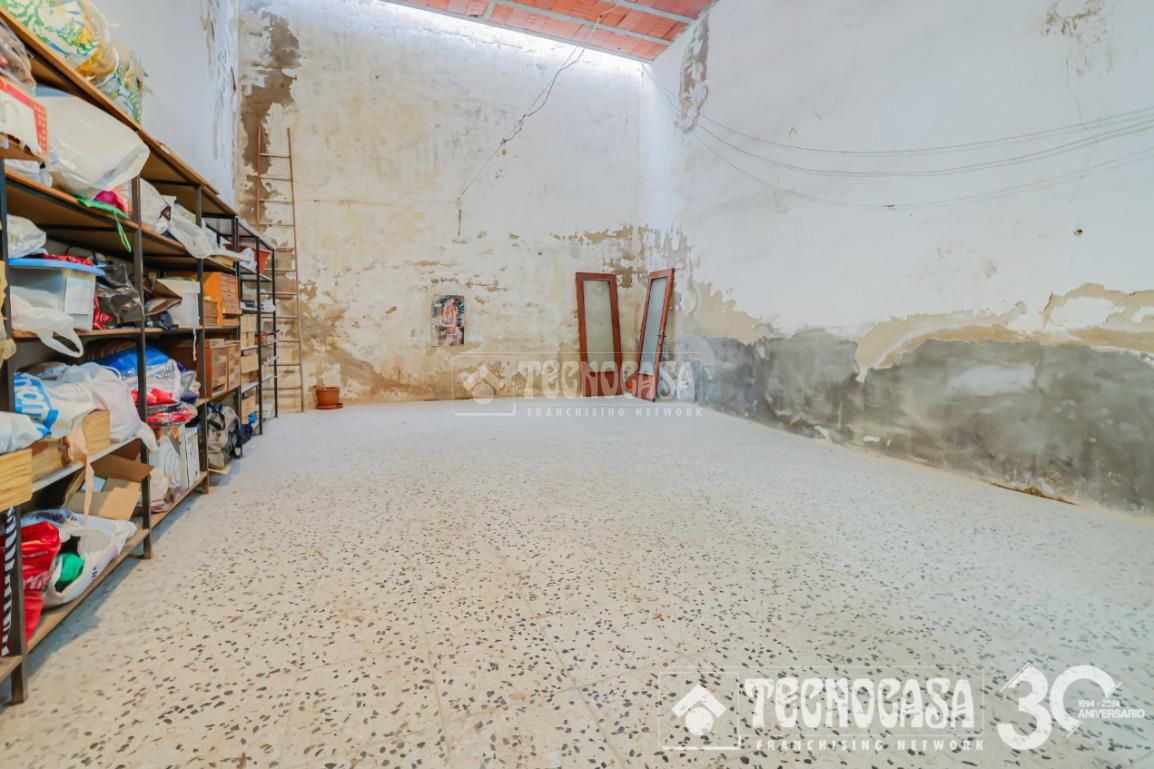 Local de alquiler en Carrer de Calderón de la Barca, La Salut, Salut - Lloreda