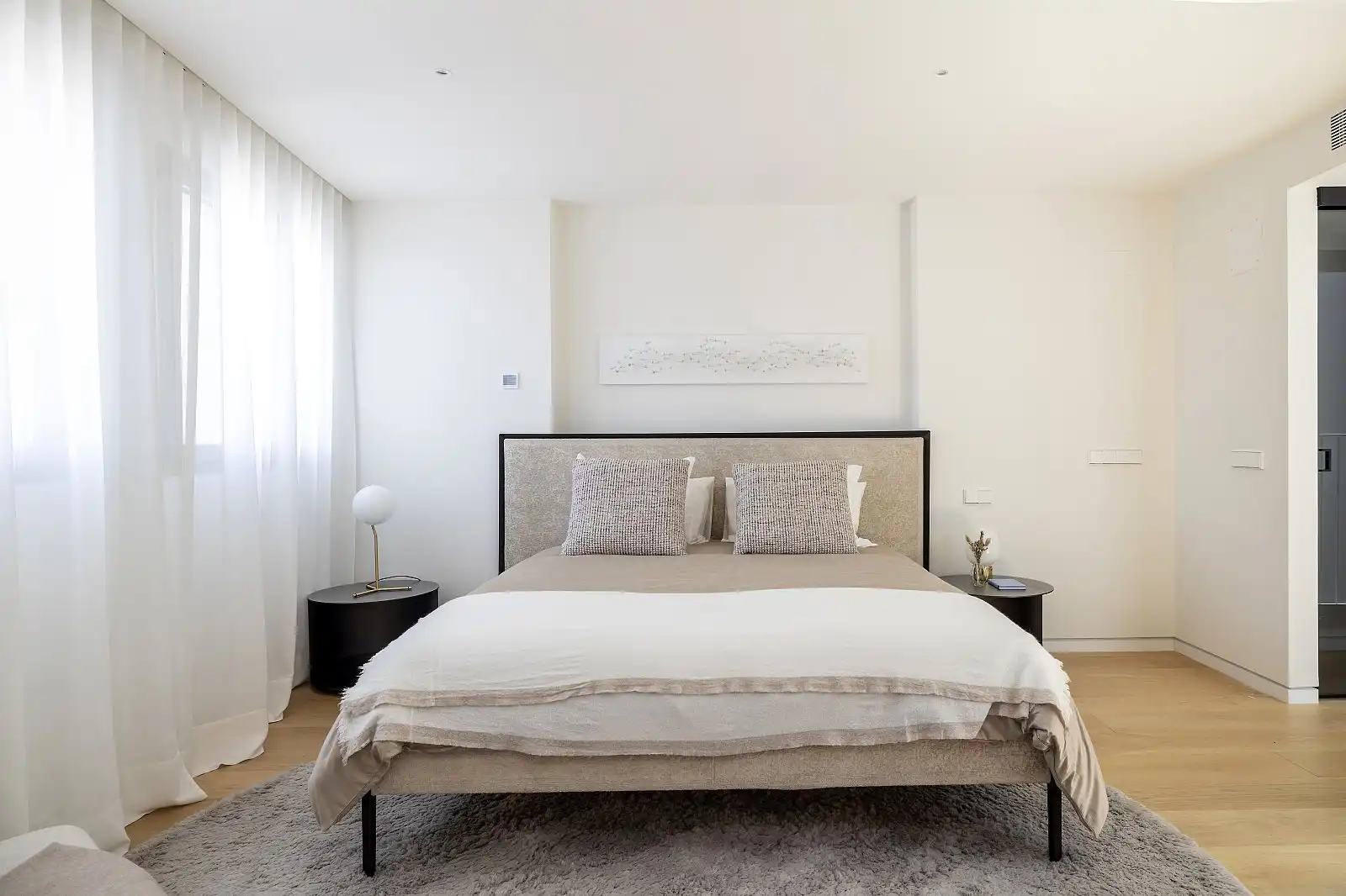 Dormitori de Apartament en venda en Barcelona amb Aire condicionat, Jardí privat i Terrassa