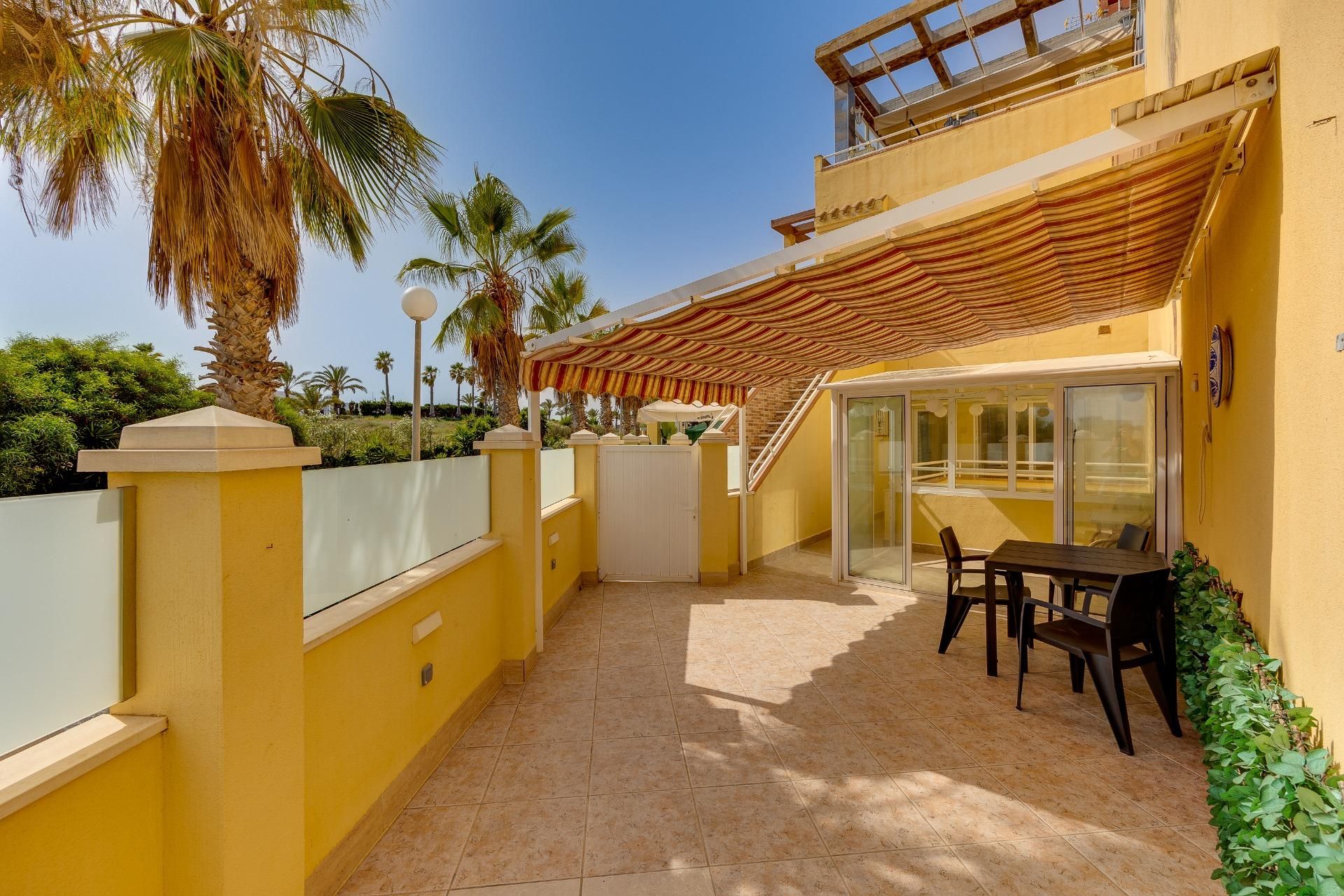 Terrace of House or chalet for sale in Torrevieja  with Air Conditioner, Private garden and Terrace