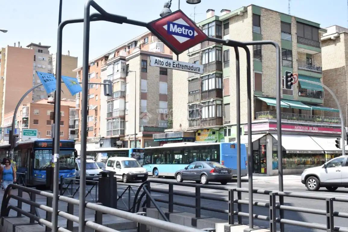 Vista exterior de Piso en venta en Madrid