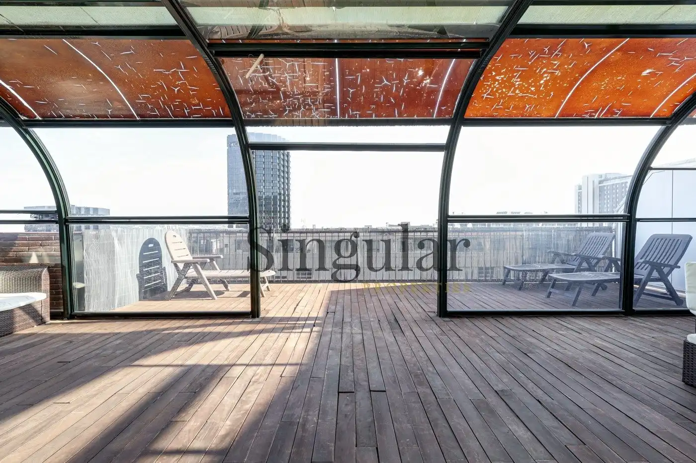 Terrasse von Dachboden zur Miete in Barcelona mit Klimaanlage, Heizung und Privatgarten