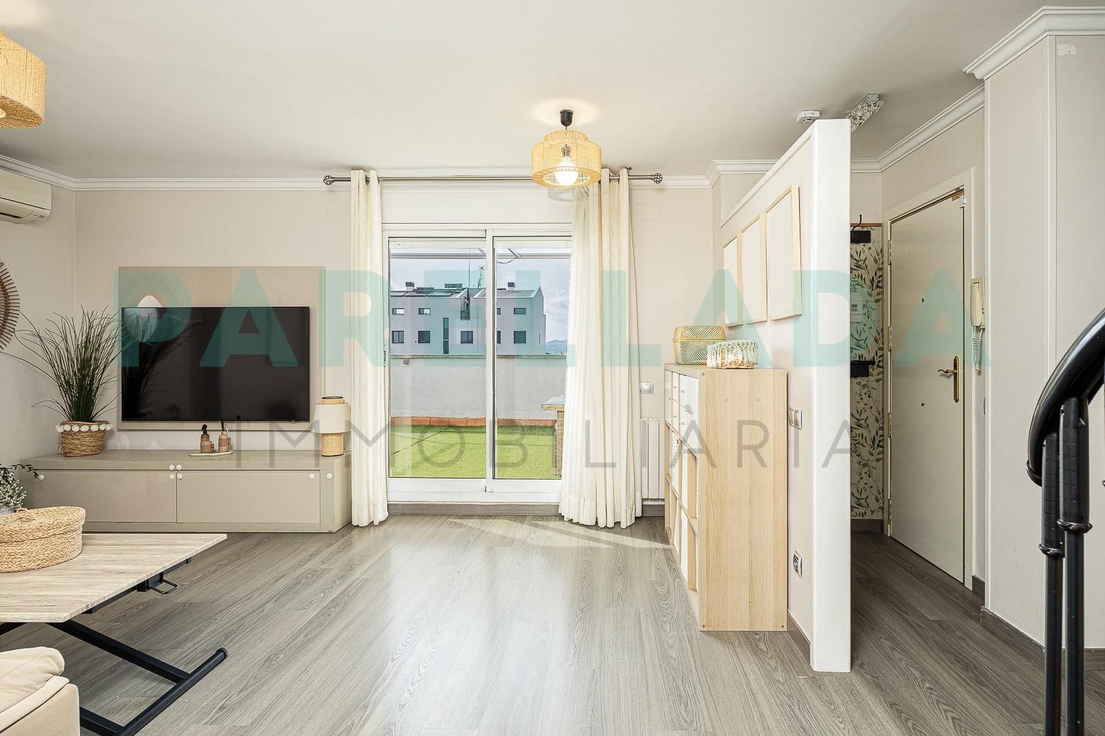 Habitación de Dúplex en venta en Badalona con Aire acondicionado y Terraza