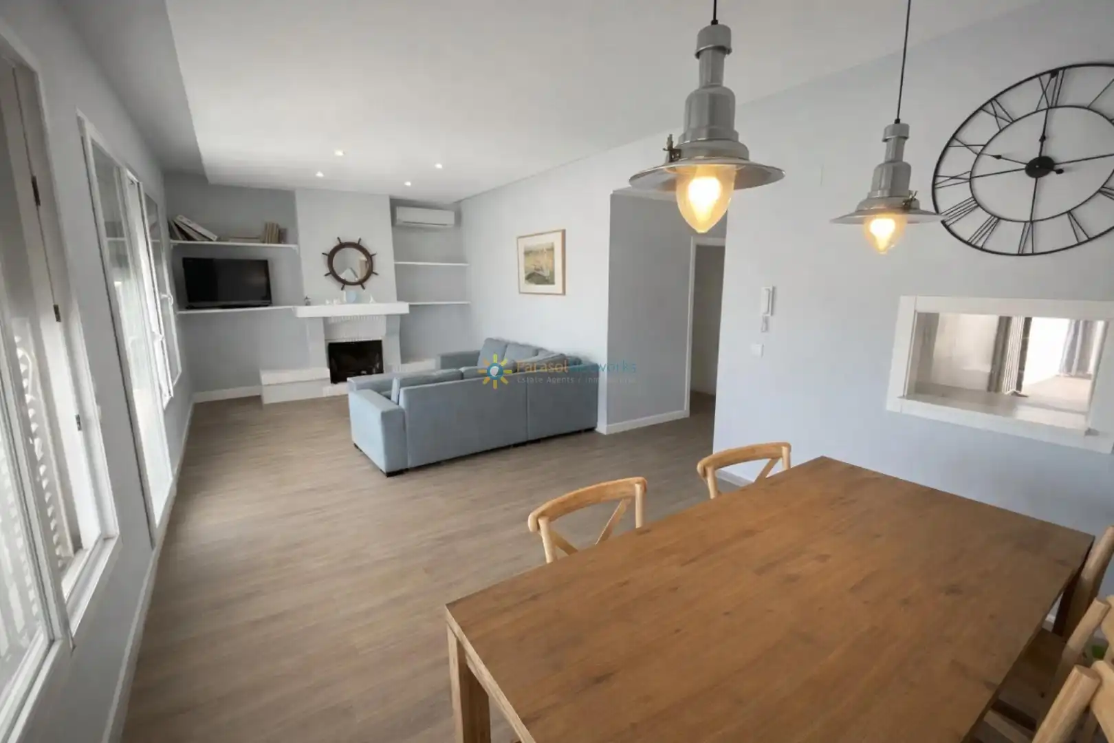 Sala d'estar de Casa o xalet en venda en Miramar amb Aire condicionat, Jardí privat i Terrassa