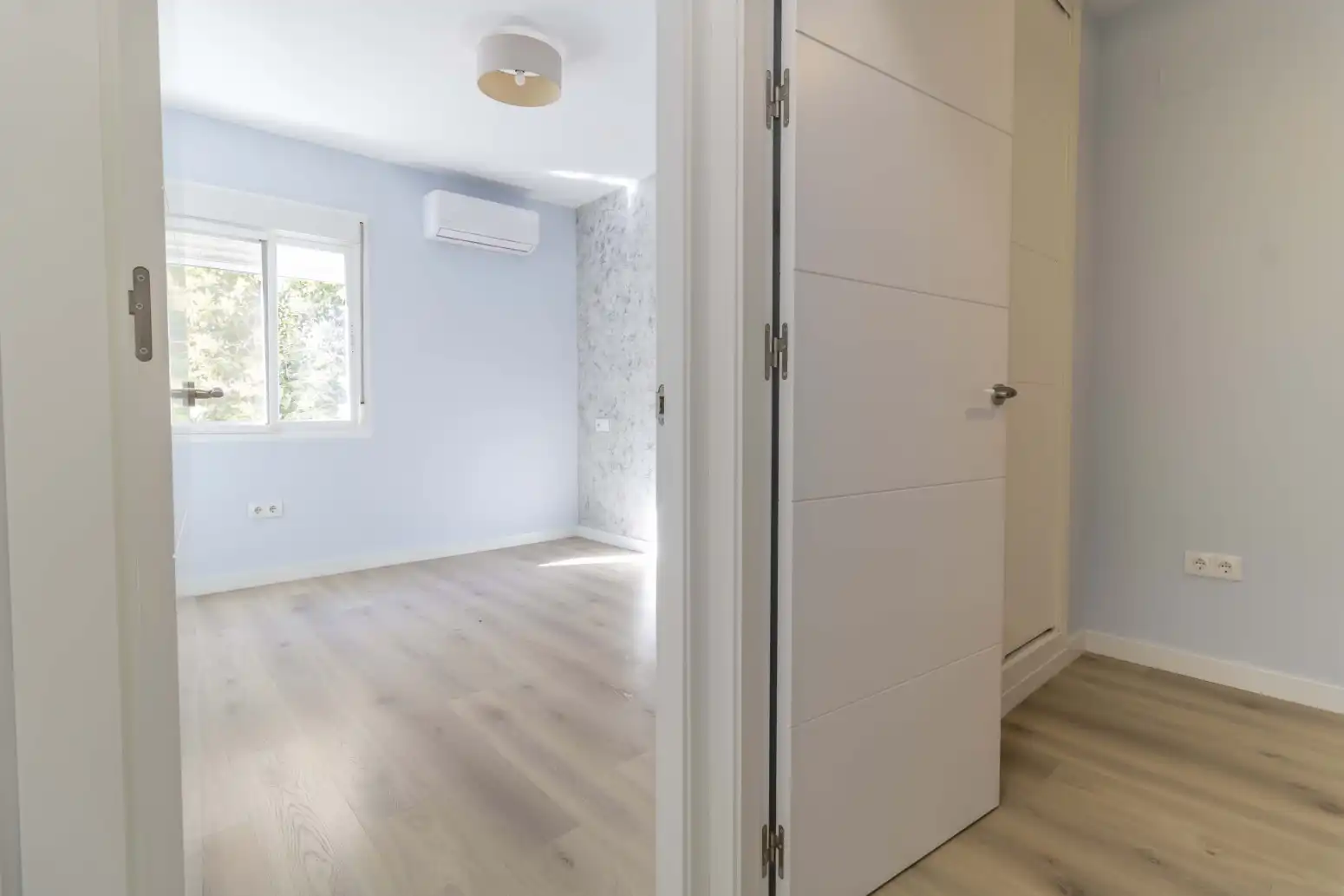 Bedroom of Flat for sale in Sevilla  with Terrace