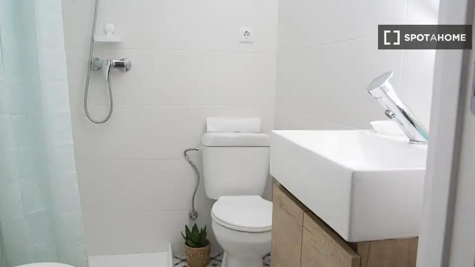 Habitación en El Plantinar – Avda. La Paz - El Juncal