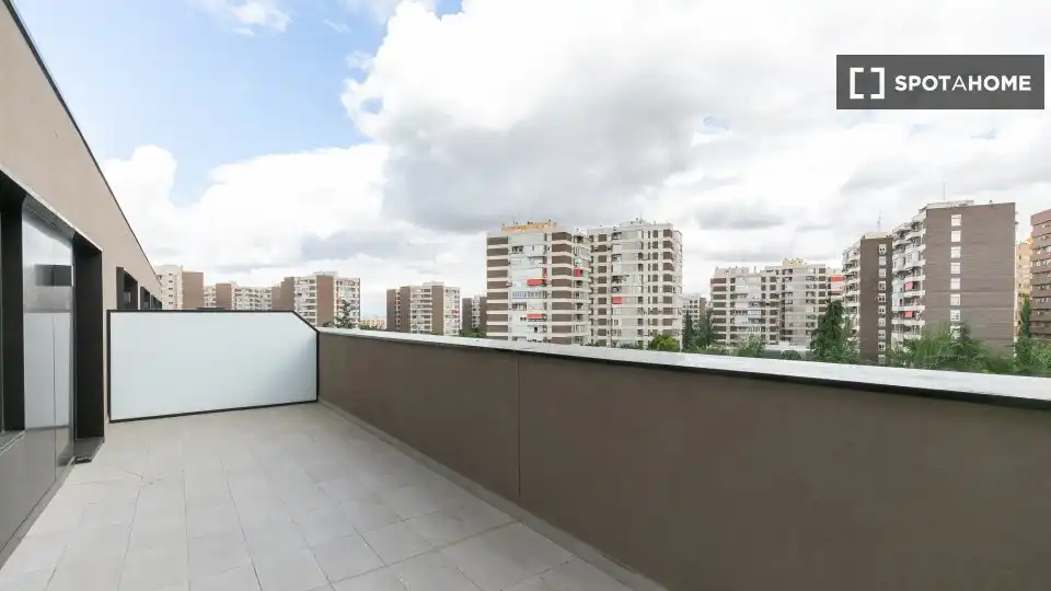 Habitación en Almenara -Ventilla