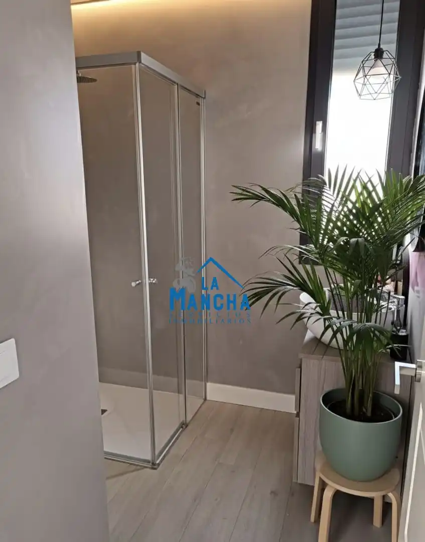 Bathroom of Houses for sale in Albacete  with Terrace, Swimming Pool and Furnished
