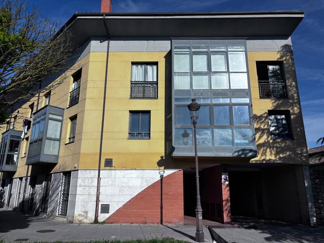 Dúplex en Venta en Calle Don Juan de Austria en Universidad - Las Huelgas