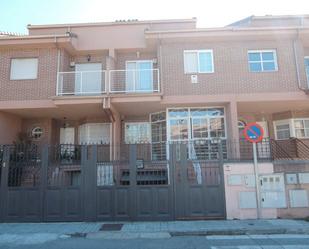 Exterior view of Single-family semi-detached for sale in Villalbilla