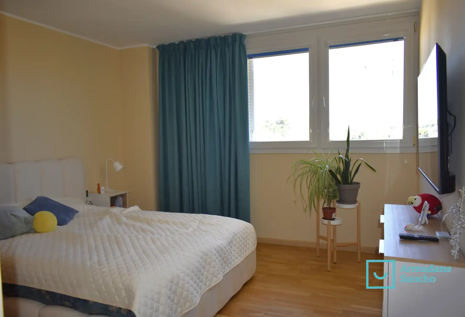 Schlafzimmer von Einfamilien-Reihenhaus zum Verkauf in Tiana mit Klimaanlage, Heizung und Privatgarten