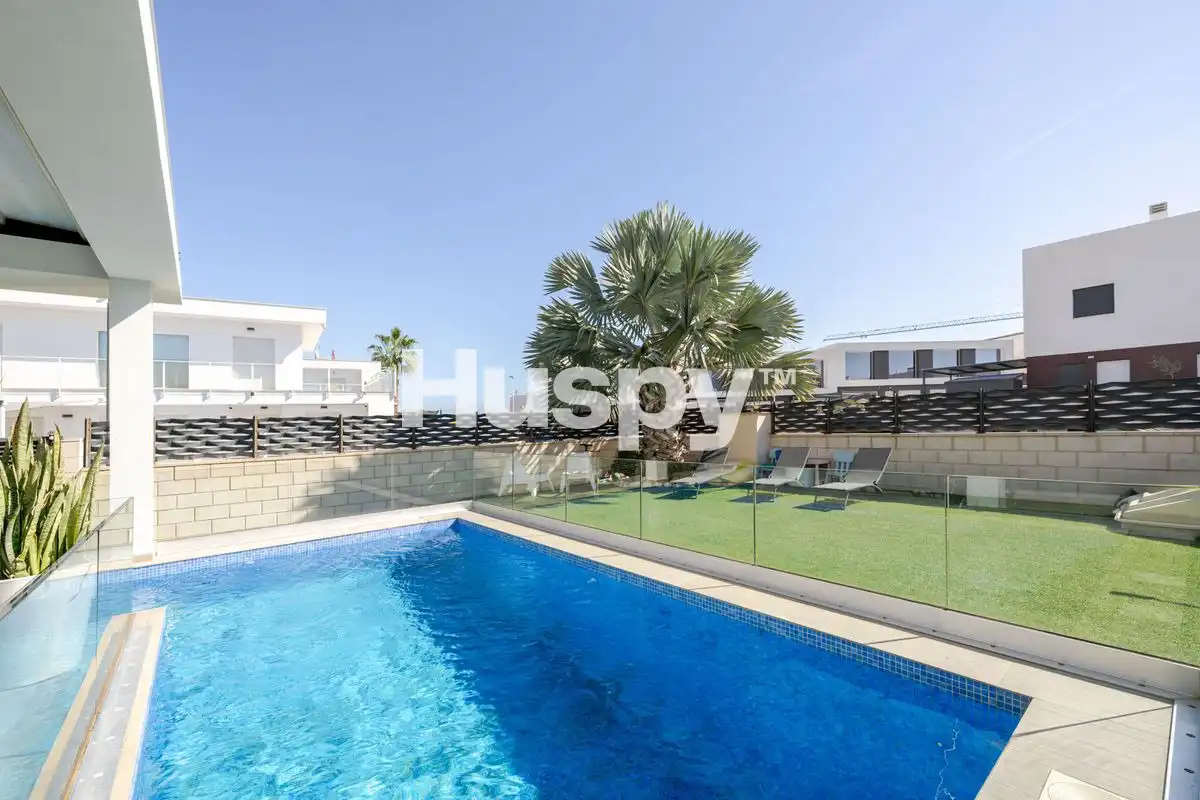 Doppelhaushälfte mit Terrasse zum Verkauf in Calle Malta, imagen 3