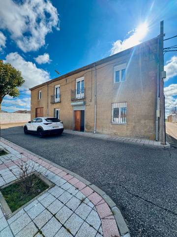 Casa-chalet en Venta en Calle Trascorrales, 25 en Cervatos de la Cueza