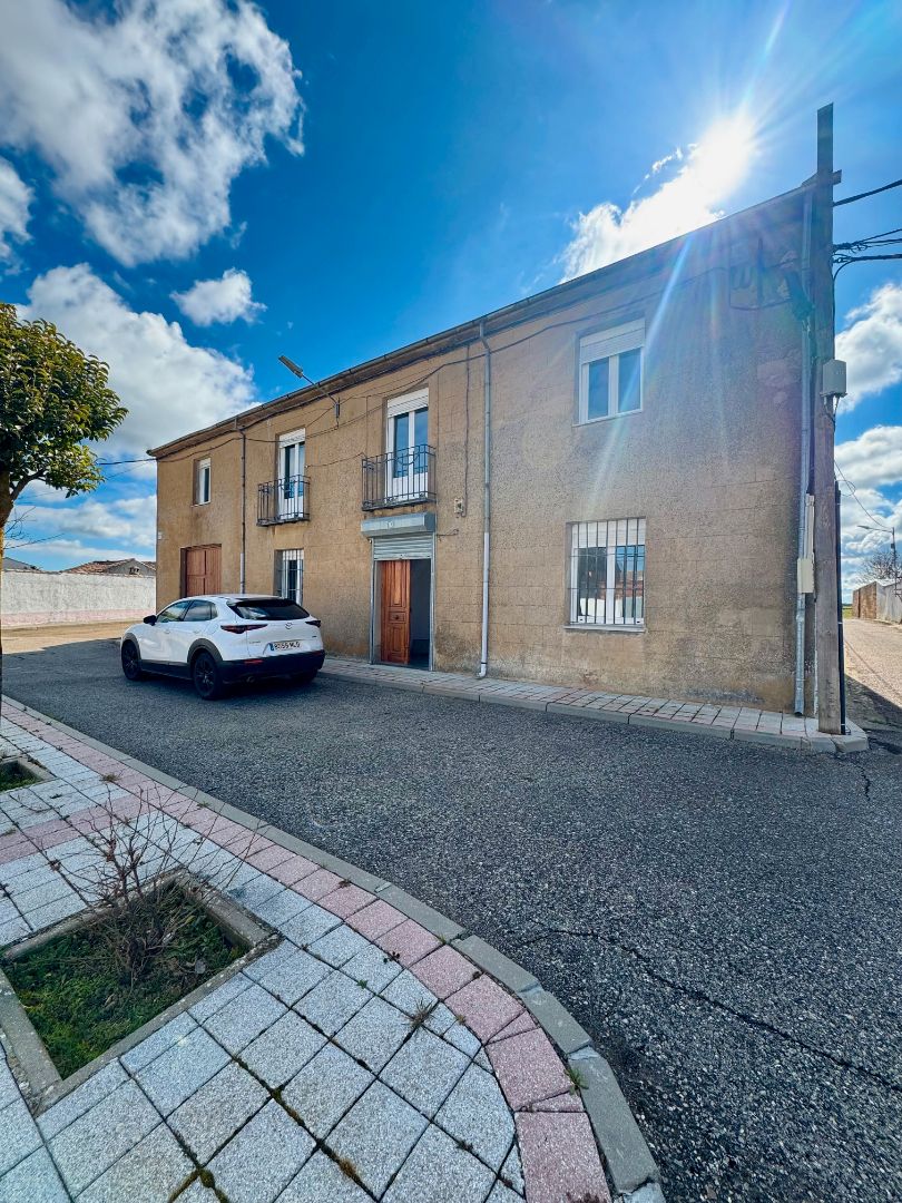 Exterior view of House or chalet for sale in Cervatos de la Cueza  with Heating, Private garden and Terrace